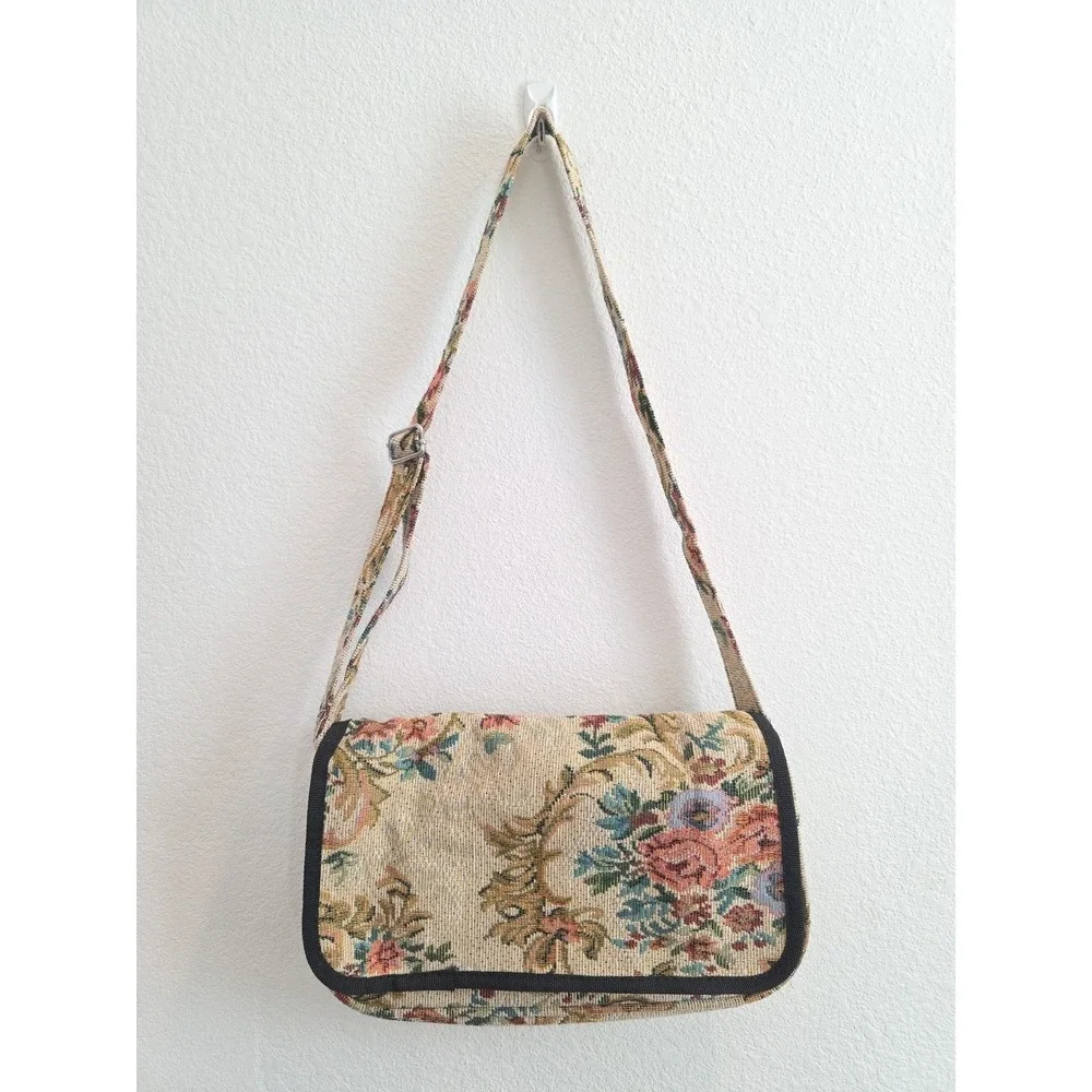 Floral Tapestry Purse/Cosmetic Bag Zip Close Adjustable Strap VTG Style 12x8x2